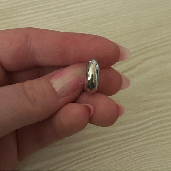 Small Silver Hinge Closure Hoops - Picture 4 of 4